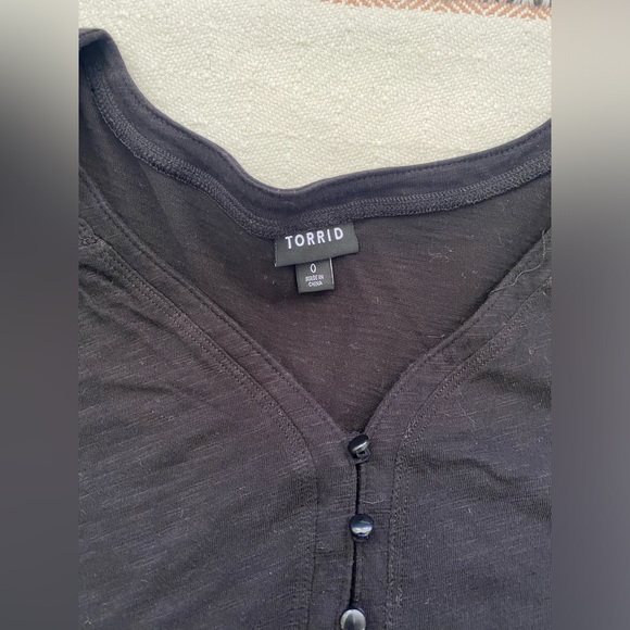 Torrid Short Sleeve Shirt - Picture 2 of 4
